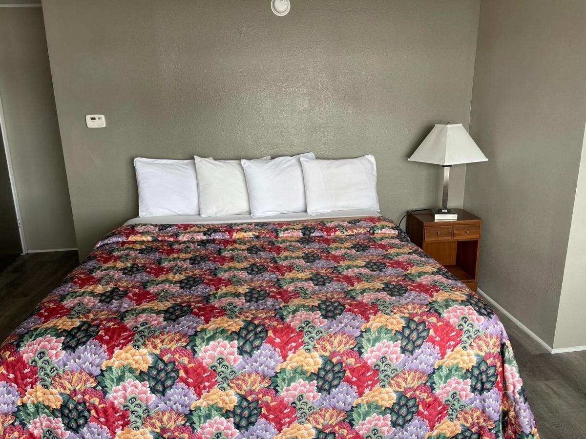 Timberly Motel Gaylord Esterno foto