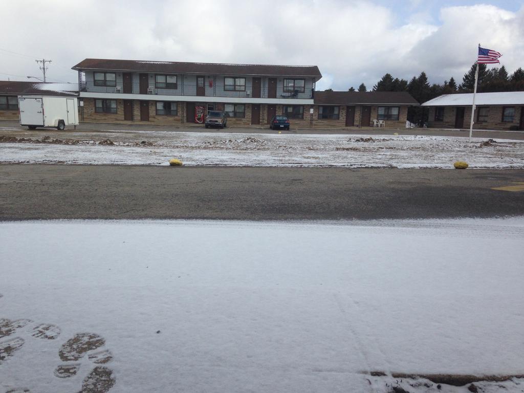 Timberly Motel Gaylord Esterno foto